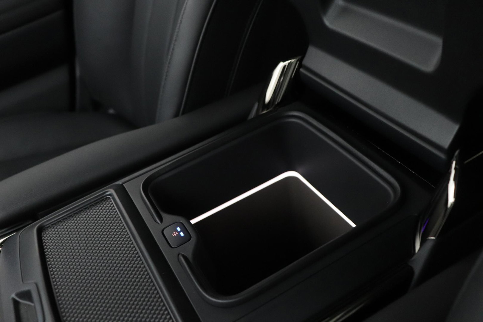 Land Rover Range Rover Sport P460e Dynamic HSE | 23 Inch | Meridian 3D Surround | ClearSight | Koelbox | Trekhaak | Massage+Ventilatie