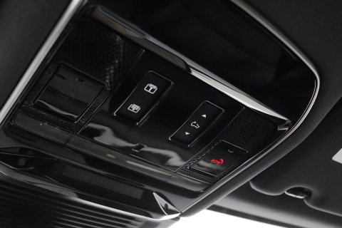 Land Rover Range Rover Sport P460e Dynamic HSE | 23 Inch | Meridian 3D Surround | ClearSight | Koelbox | Trekhaak | Massage+Ventilatie