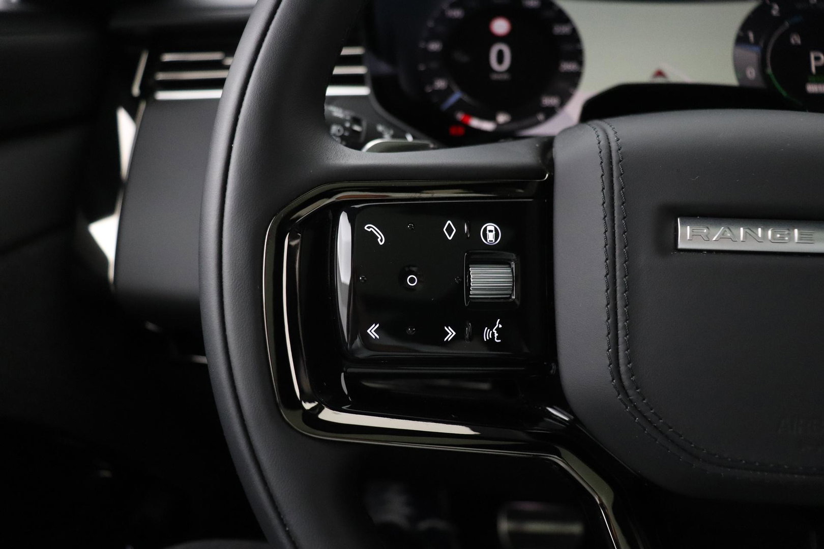 Land Rover Range Rover Sport P460e Dynamic HSE | 23 Inch | Meridian 3D Surround | ClearSight | Koelbox | Trekhaak | Massage+Ventilatie
