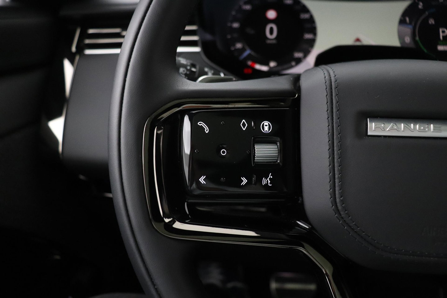 Land Rover Range Rover Sport P460e Dynamic HSE | 23 Inch | Meridian 3D Surround | ClearSight | Koelbox | Trekhaak | Massage+Ventilatie