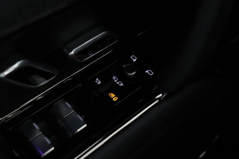 Land Rover Range Rover Sport P460e Dynamic HSE | 23 Inch | Meridian 3D Surround | ClearSight | Koelbox | Trekhaak | Massage+Ventilatie