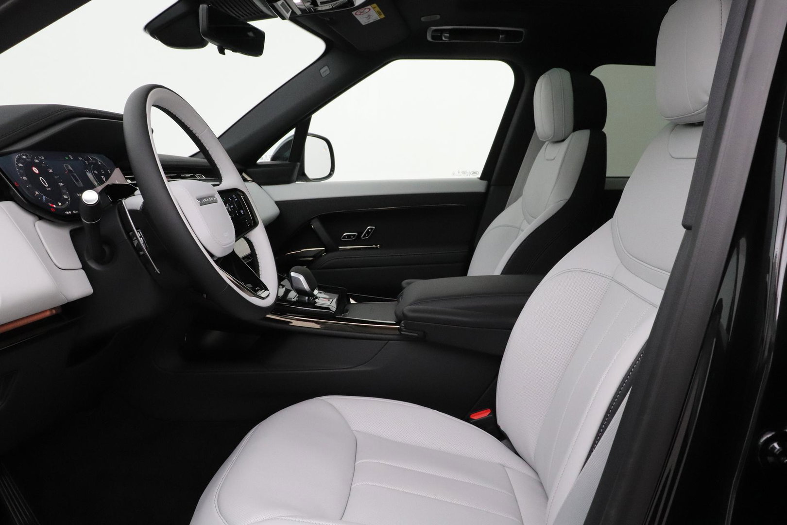 Land Rover Range Rover Sport P460e Battersea Edition | ClearSight | Meridian 3D Surround | Panoramadak | Ventilatie+Massage | 360° Camera | 22 Inch