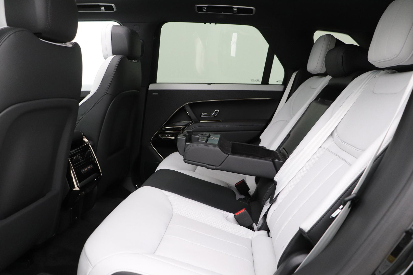 Land Rover Range Rover Sport P460e Battersea Edition | ClearSight | Meridian 3D Surround | Panoramadak | Ventilatie+Massage | 360° Camera | 22 Inch