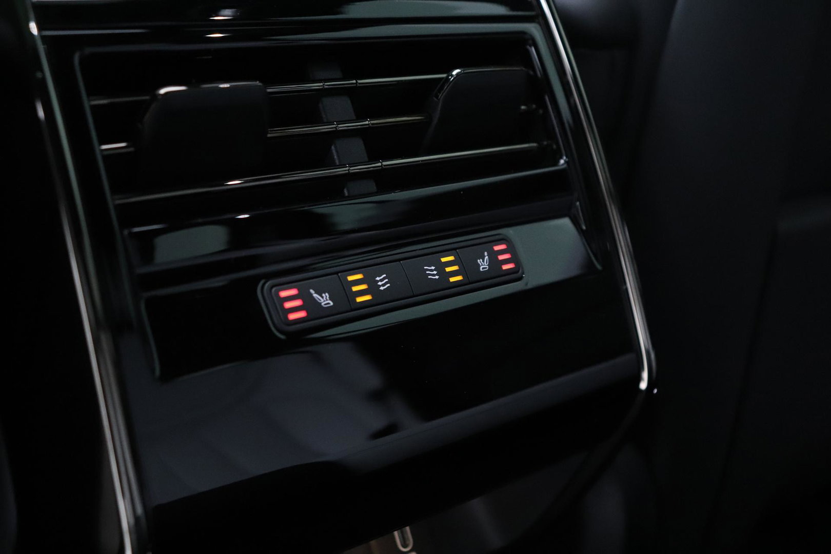 Land Rover Range Rover Sport P460e Battersea Edition | ClearSight | Meridian 3D Surround | Panoramadak | Ventilatie+Massage | 360° Camera | 22 Inch