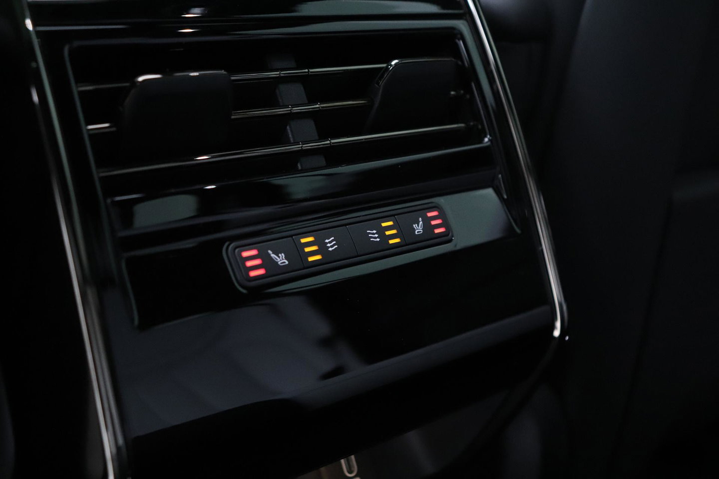 Land Rover Range Rover Sport P460e Battersea Edition | ClearSight | Meridian 3D Surround | Panoramadak | Ventilatie+Massage | 360° Camera | 22 Inch