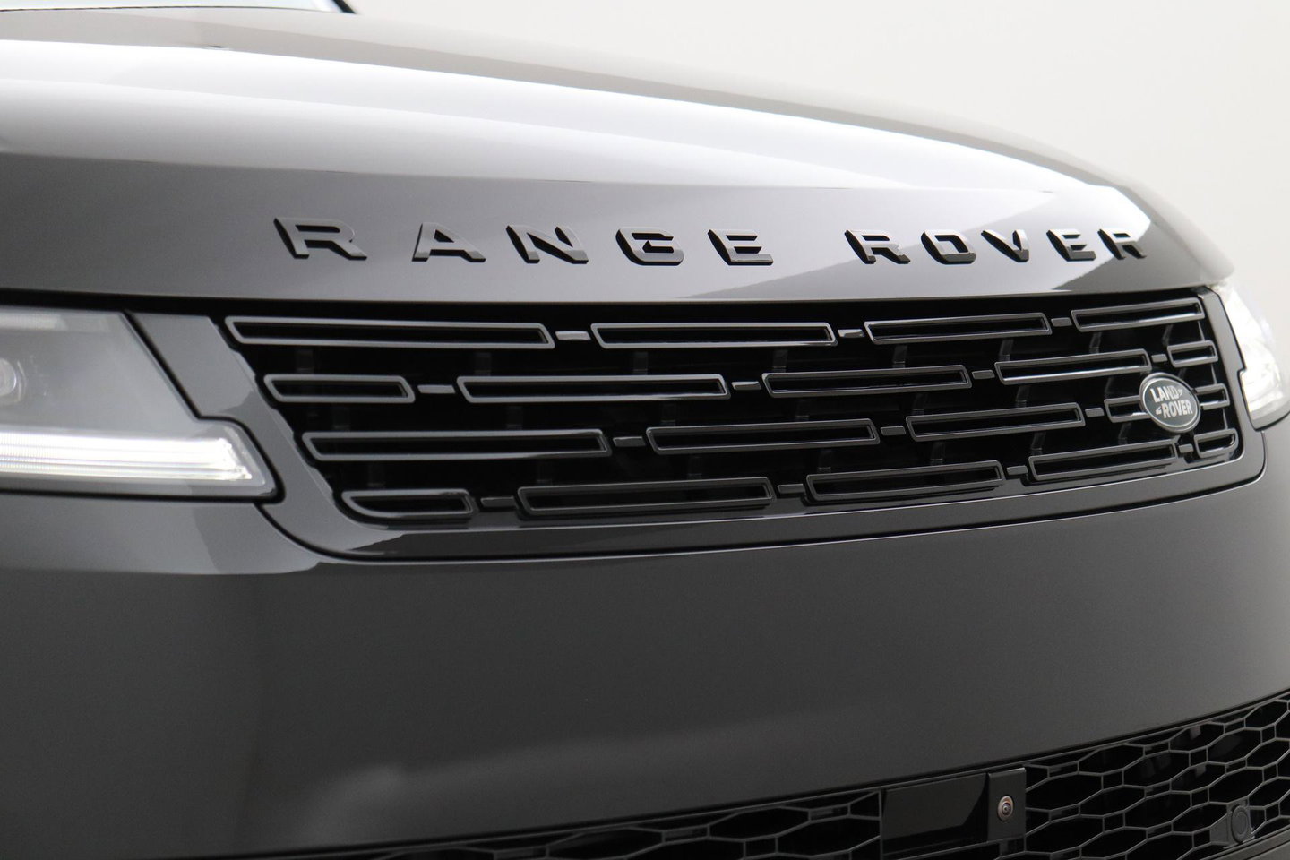 Land Rover Range Rover Sport P460e Battersea Edition | ClearSight | Meridian 3D Surround | Panoramadak | Ventilatie+Massage | 360° Camera | 22 Inch