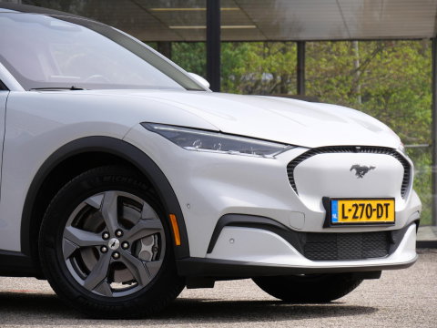 Ford Mustang Mach-E EXTENDED RWD 98kWh/ FULL OPTIONS/ 4 NIEUWE ALL-SEASON BANDEN/ SOH 93%