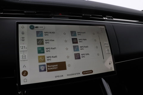 Land Rover Range Rover Sport P460e Battersea Edition | Luchtvering | ClearSight | Trekhaak | Panoramadak | 360° Camera | Head-Up | Stoelventilatie | 22 Inch