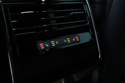 Land Rover Range Rover Sport P460e Battersea Edition | Luchtvering | ClearSight | Trekhaak | Panoramadak | 360° Camera | Head-Up | Stoelventilatie | 22 Inch