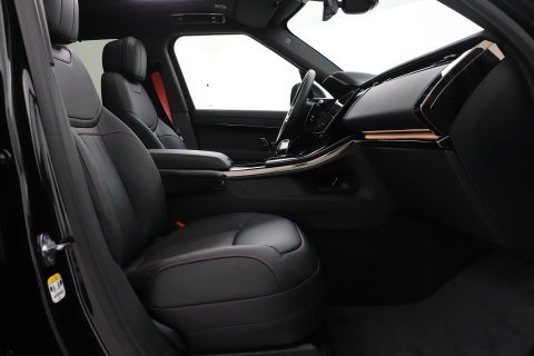 Land Rover Range Rover Sport P460e Battersea Edition | Luchtvering | ClearSight | Trekhaak | Panoramadak | 360° Camera | Head-Up | Stoelventilatie | 22 Inch