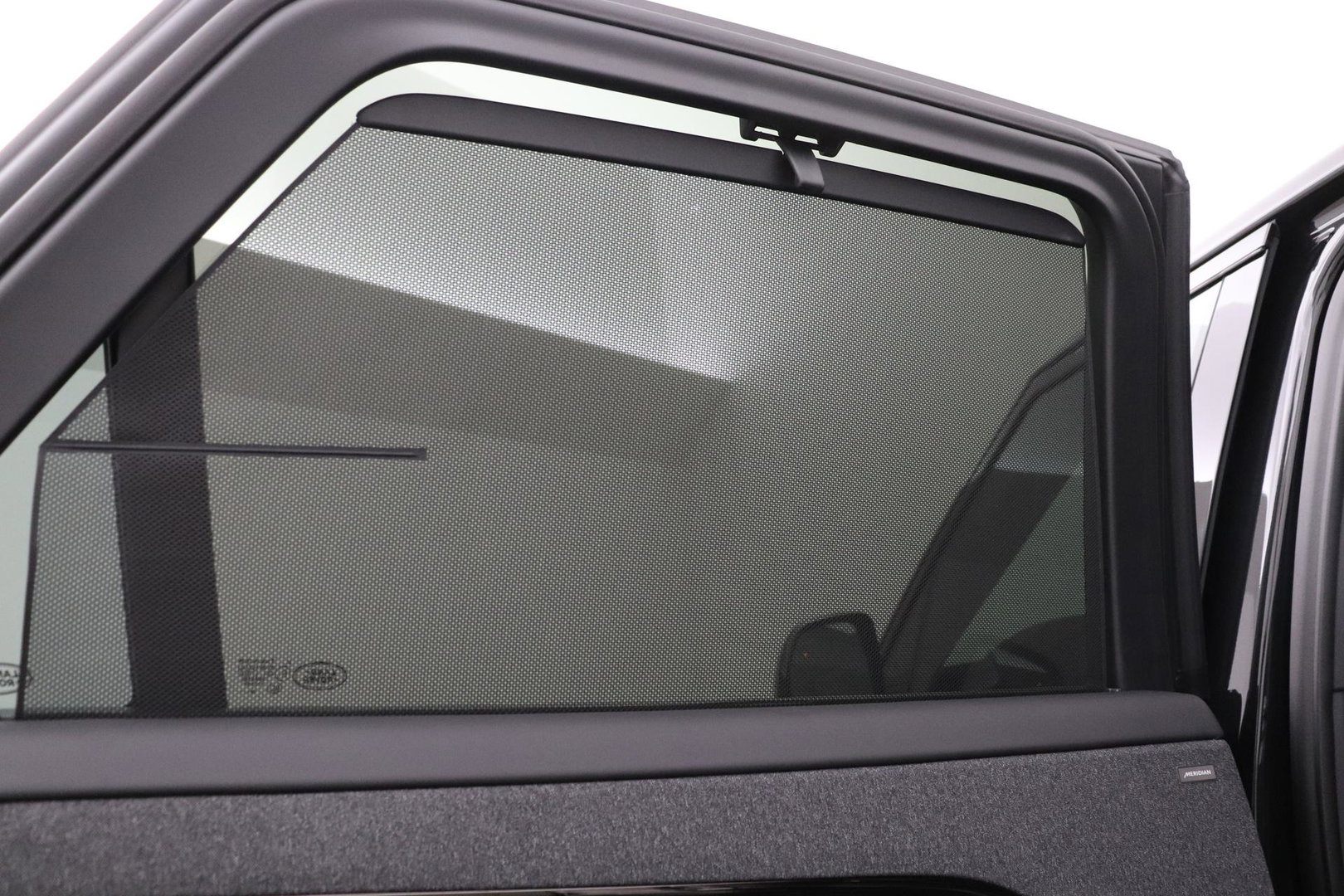 Land Rover Range Rover Sport P460e Battersea Edition | Luchtvering | ClearSight | Trekhaak | Panoramadak | 360° Camera | Head-Up | Stoelventilatie | 22 Inch