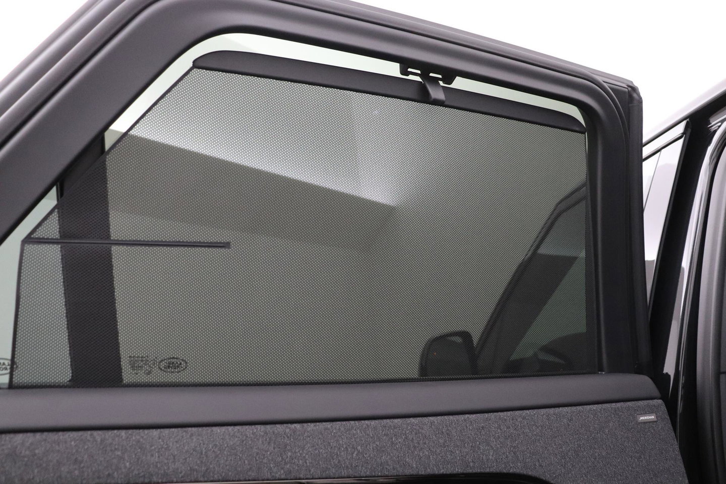 Land Rover Range Rover Sport P460e Battersea Edition | Luchtvering | ClearSight | Trekhaak | Panoramadak | 360° Camera | Head-Up | Stoelventilatie | 22 Inch