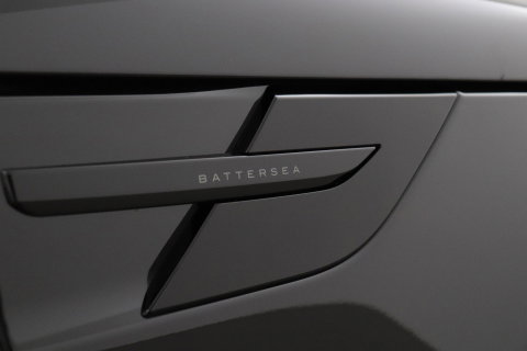 Land Rover Range Rover Sport P460e Battersea Edition | Luchtvering | ClearSight | Trekhaak | Panoramadak | 360° Camera | Head-Up | Stoelventilatie | 22 Inch