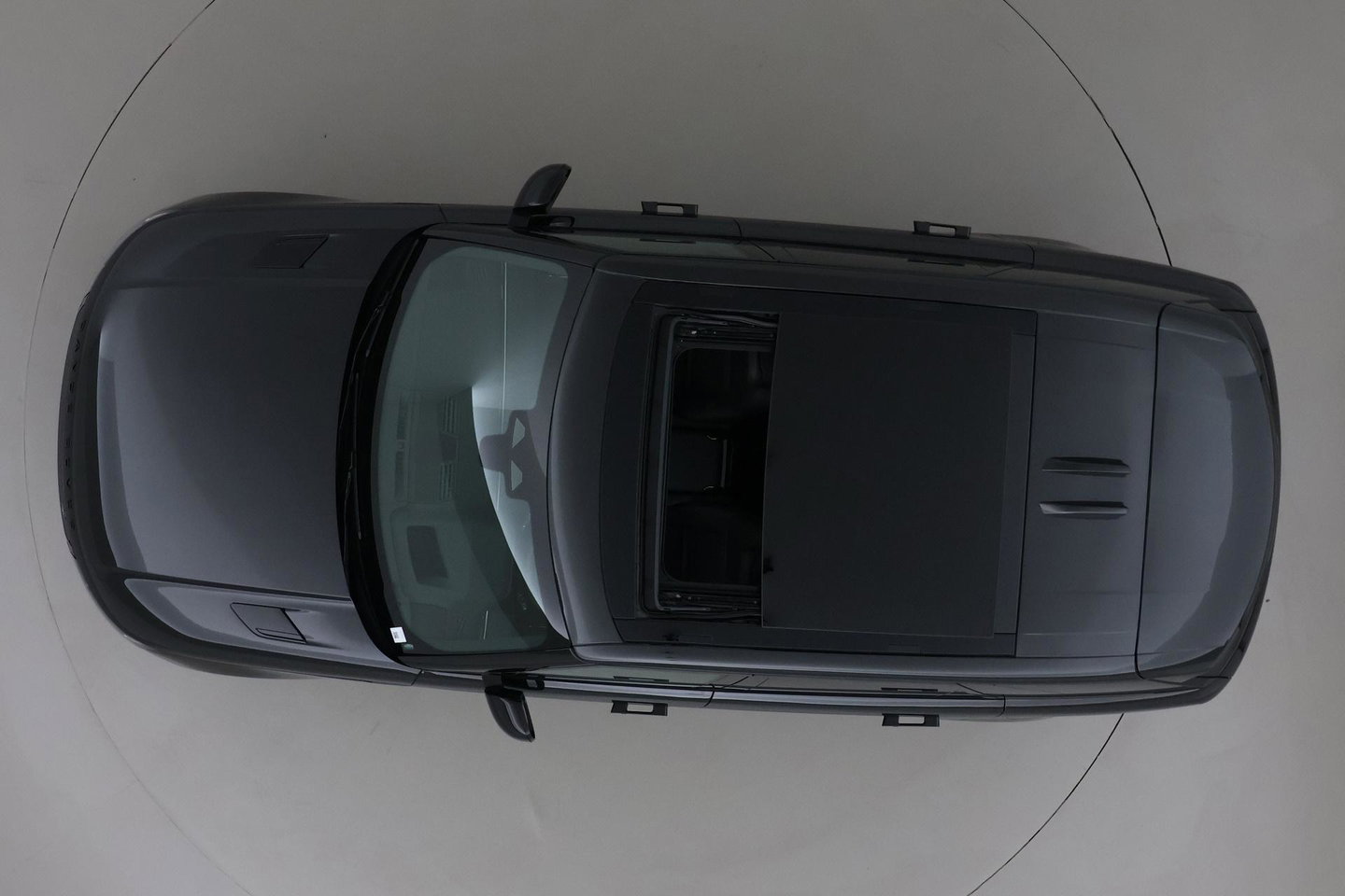 Land Rover Range Rover Sport P460e Battersea Edition | Luchtvering | ClearSight | Trekhaak | Panoramadak | 360° Camera | Head-Up | Stoelventilatie | 22 Inch