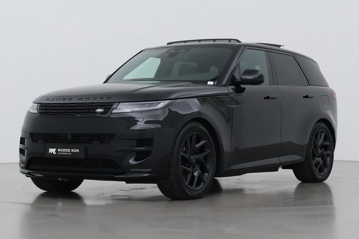 Land Rover Range Rover Sport P460e Battersea Edition | Luchtvering | ClearSight | Trekhaak | Panoramadak | 360° Camera | Head-Up | Stoelventilatie | 22 Inch