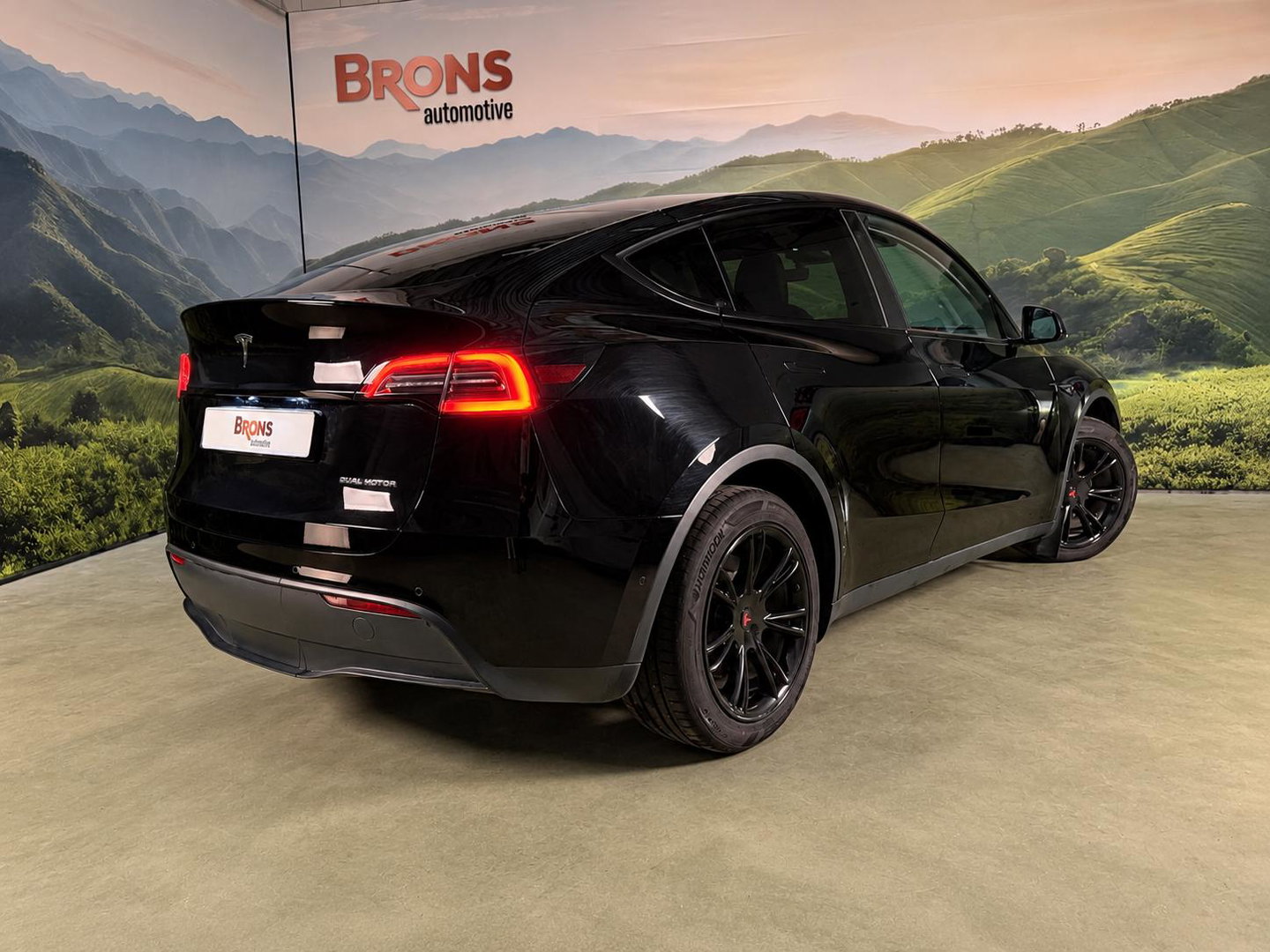 Tesla Model Y Long Range Dual Motor AWD 75 kWh