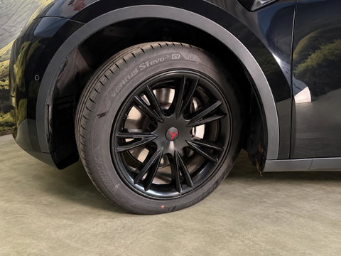 Tesla Model Y Long Range Dual Motor AWD 75 kWh