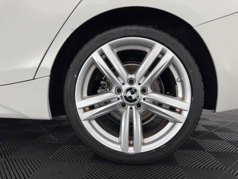 BMW 1-serie 116d M-Performance Styling High Executive Aut. *XENON | HEATED-SPORTSEATS | NAVI-FULLMAP | CAMERA | PRIVACY-GLASS | AIRCO | PDC | CRUISE | 18''ALU*