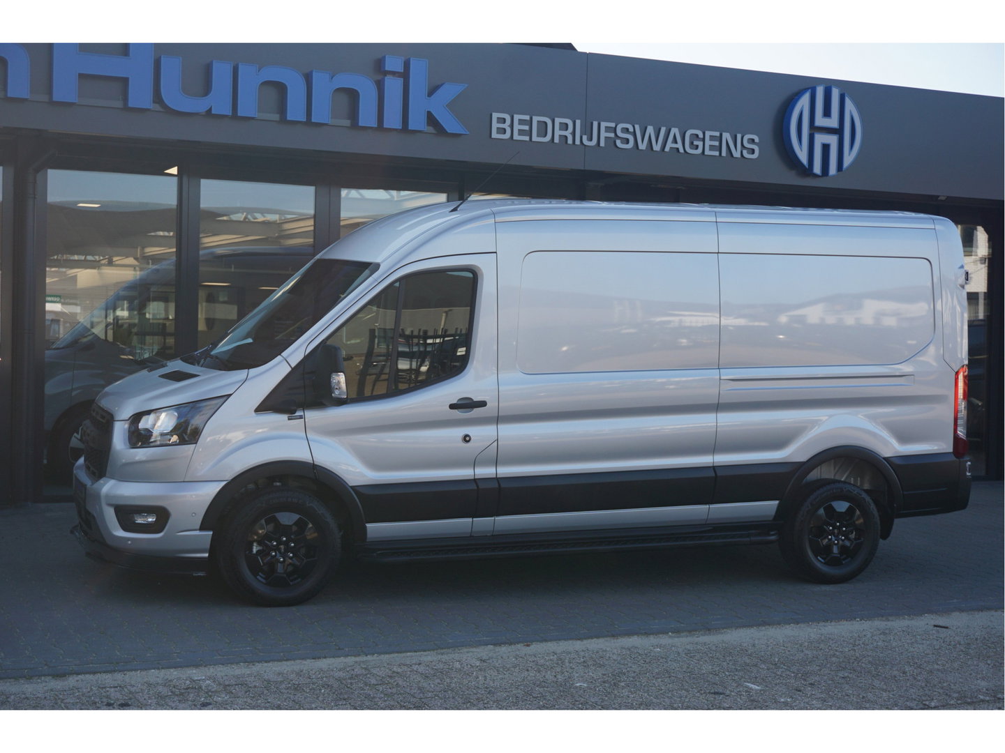 Ford Transit 350L 130PK AUT JWR EDITION L3H2 BPM VRIJ!! Sync4 Navi, 360 Camera, LM Velg, Trekhaak!! NR. A64