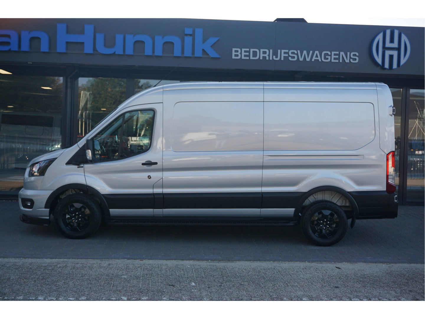 Ford Transit 350L 130PK AUT JWR EDITION L3H2 BPM VRIJ!! Sync4 Navi, 360 Camera, LM Velg, Trekhaak!! NR. A64