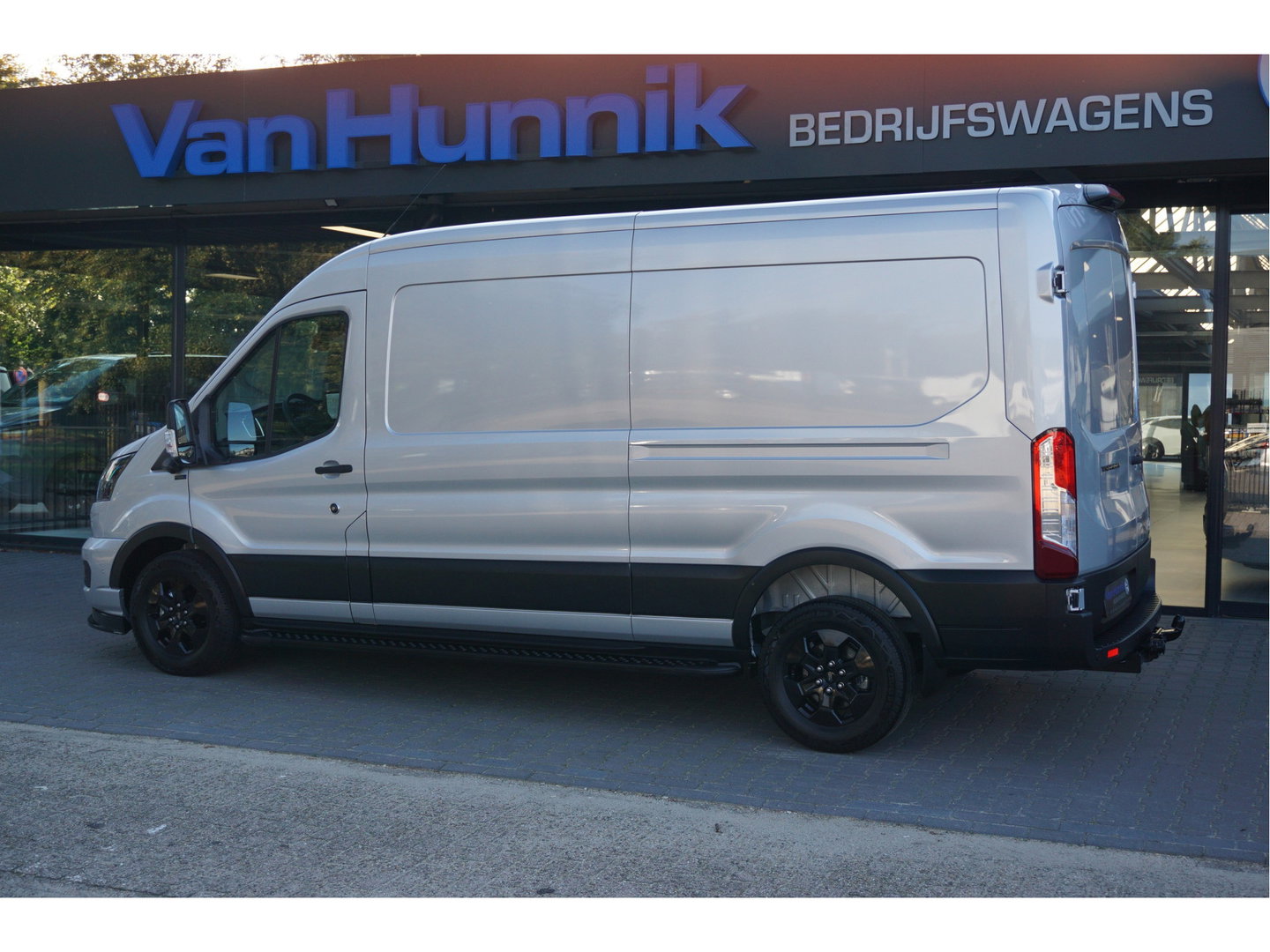 Ford Transit 350L 130PK AUT JWR EDITION L3H2 BPM VRIJ!! Sync4 Navi, 360 Camera, LM Velg, Trekhaak!! NR. A64