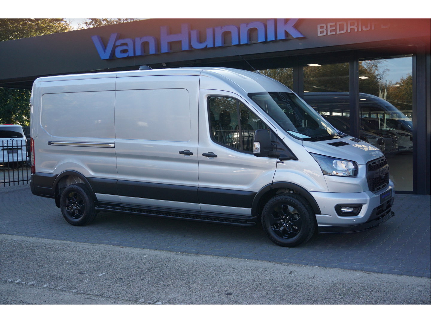 Ford Transit 350L 130PK AUT JWR EDITION L3H2 BPM VRIJ!! Sync4 Navi, 360 Camera, LM Velg, Trekhaak!! NR. A64