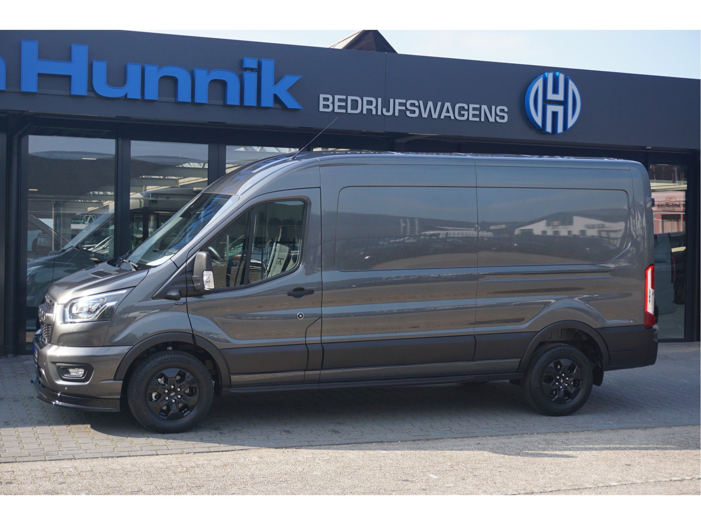 Ford Transit 350L L3H2 JWR EDITION AUT-10 RWD 165PK BPM VRIJ 3.5T Trekhaak, Navi, Adap. Cruise, 360° Cam!! NR. A197