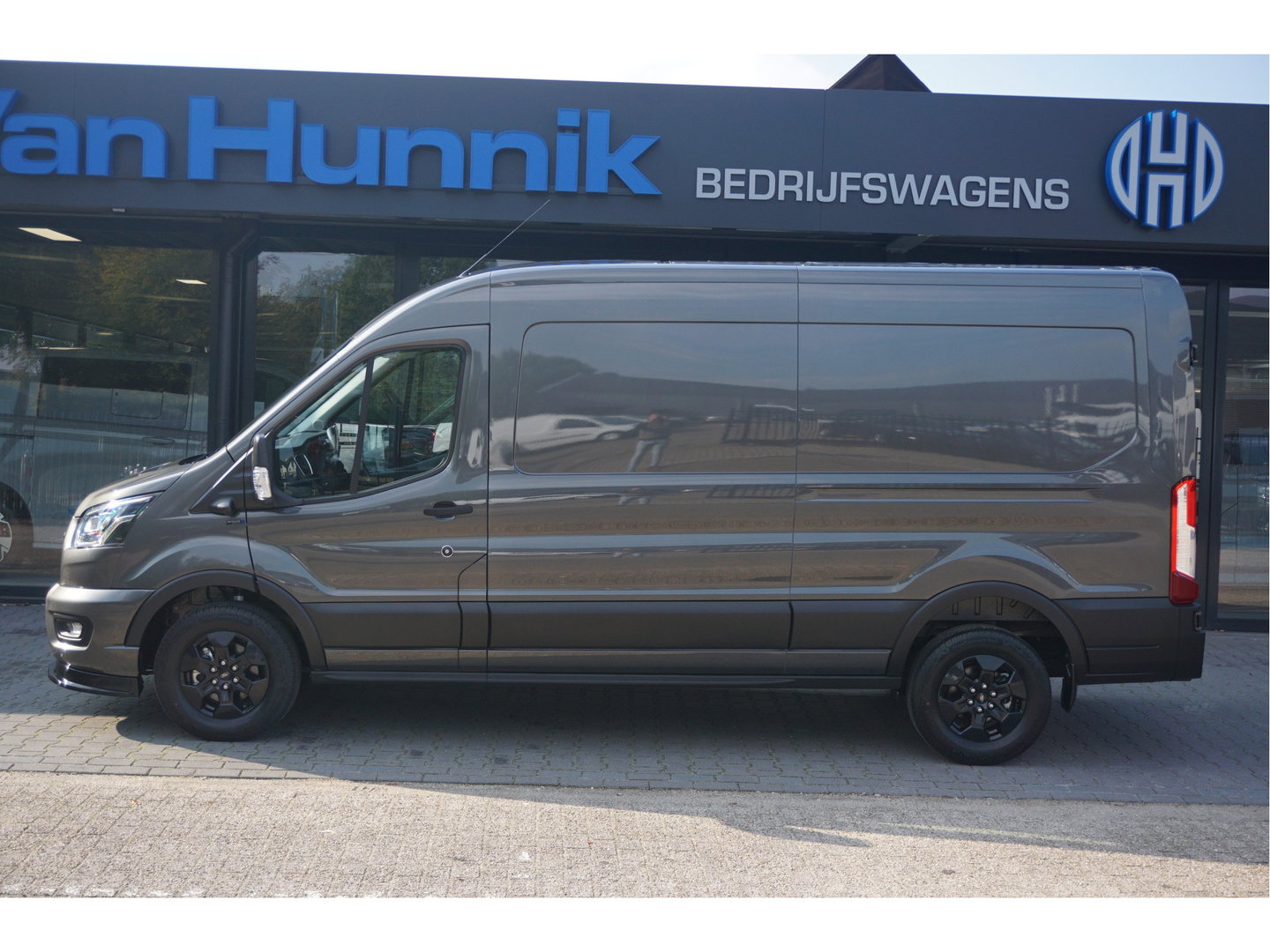 Ford Transit 350L L3H2 JWR EDITION AUT-10 RWD 165PK BPM VRIJ 3.5T Trekhaak, Navi, Adap. Cruise, 360° Cam!! NR. A197