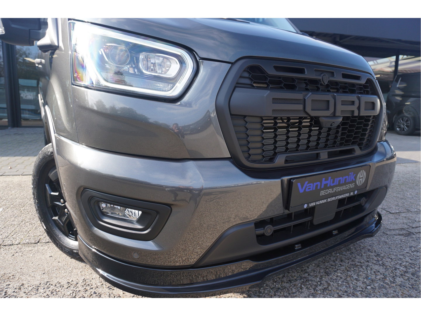 Ford Transit 350L L3H2 JWR EDITION AUT-10 RWD 165PK BPM VRIJ 3.5T Trekhaak, Navi, Adap. Cruise, 360° Cam!! NR. A197