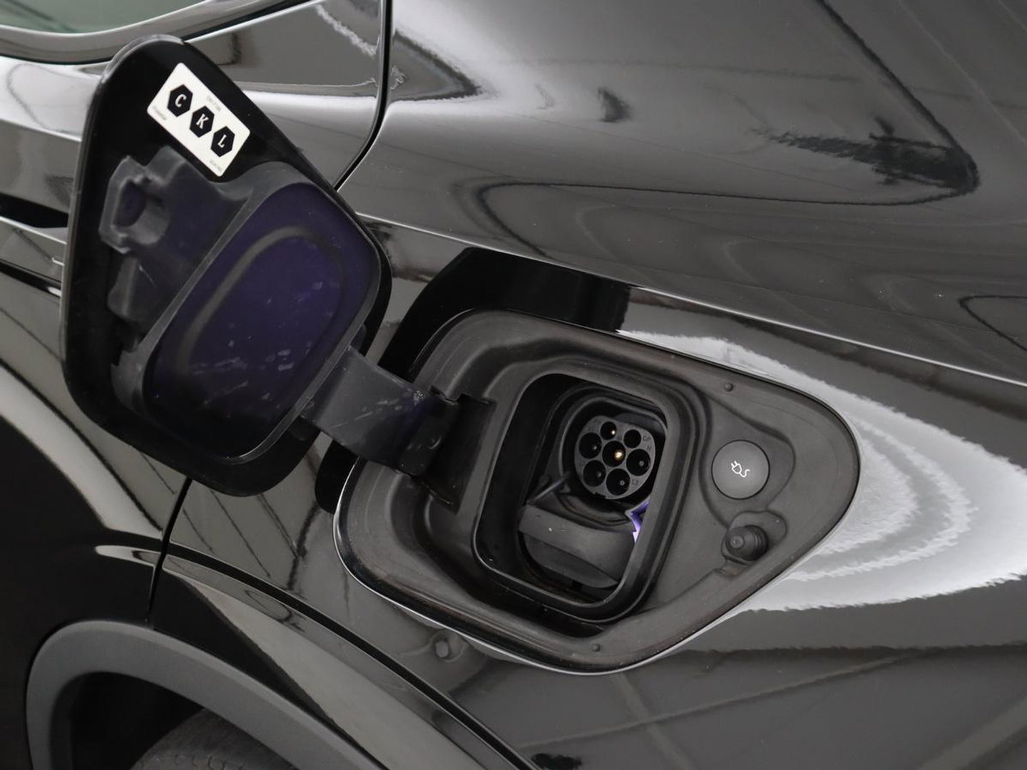 Polestar 2 Long Range Dual Motor Launch Edition 78kWh | SOH 92,3% | Panoramadak | Trekhaak | Memory | Harman/Kardon | Adaptive cruise | Stuur/stoelverwarming | 360 camera | Park assist | Carplay