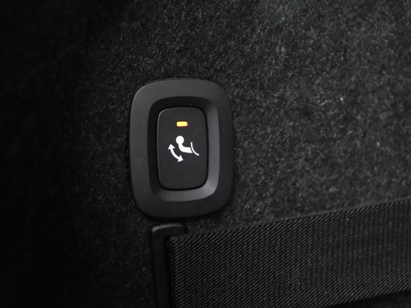 Polestar 2 Long Range Dual Motor Launch Edition 78kWh | SOH 92,3% | Panoramadak | Trekhaak | Memory | Harman/Kardon | Adaptive cruise | Stuur/stoelverwarming | 360 camera | Park assist | Carplay