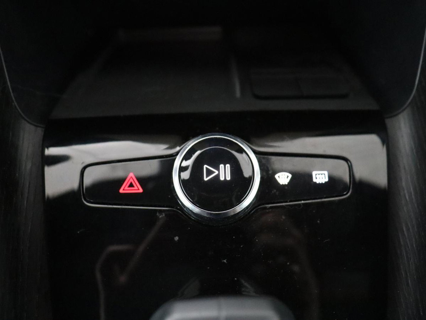 Polestar 2 Long Range Dual Motor Launch Edition 78kWh | SOH 92,3% | Panoramadak | Trekhaak | Memory | Harman/Kardon | Adaptive cruise | Stuur/stoelverwarming | 360 camera | Park assist | Carplay