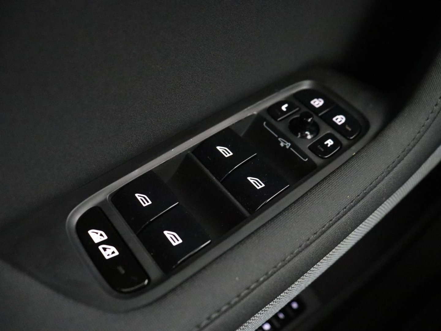 Polestar 2 Long Range Dual Motor Launch Edition 78kWh