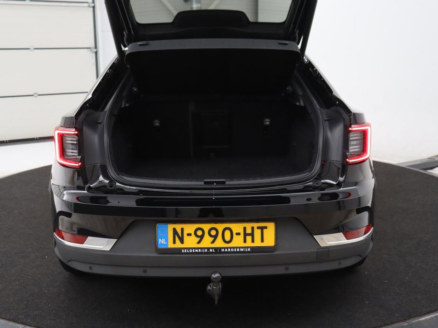 Polestar 2 Long Range Dual Motor Launch Edition 78kWh | SOH 92,3% | Panoramadak | Trekhaak | Memory | Harman/Kardon | Adaptive cruise | Stuur/stoelverwarming | 360 camera | Park assist | Carplay