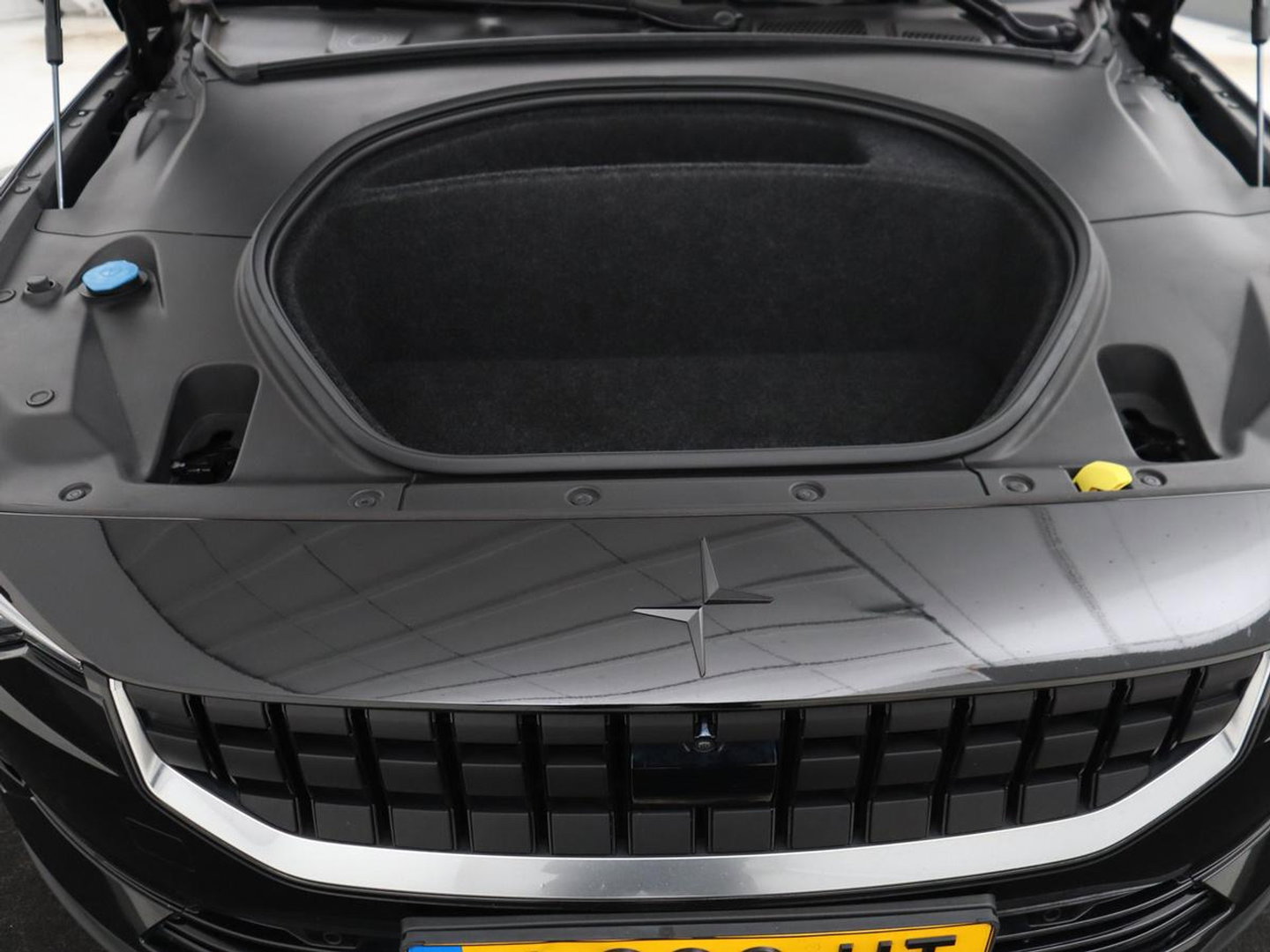 Polestar 2 Long Range Dual Motor Launch Edition 78kWh | SOH 92,3% | Panoramadak | Trekhaak | Memory | Harman/Kardon | Adaptive cruise | Stuur/stoelverwarming | 360 camera | Park assist | Carplay