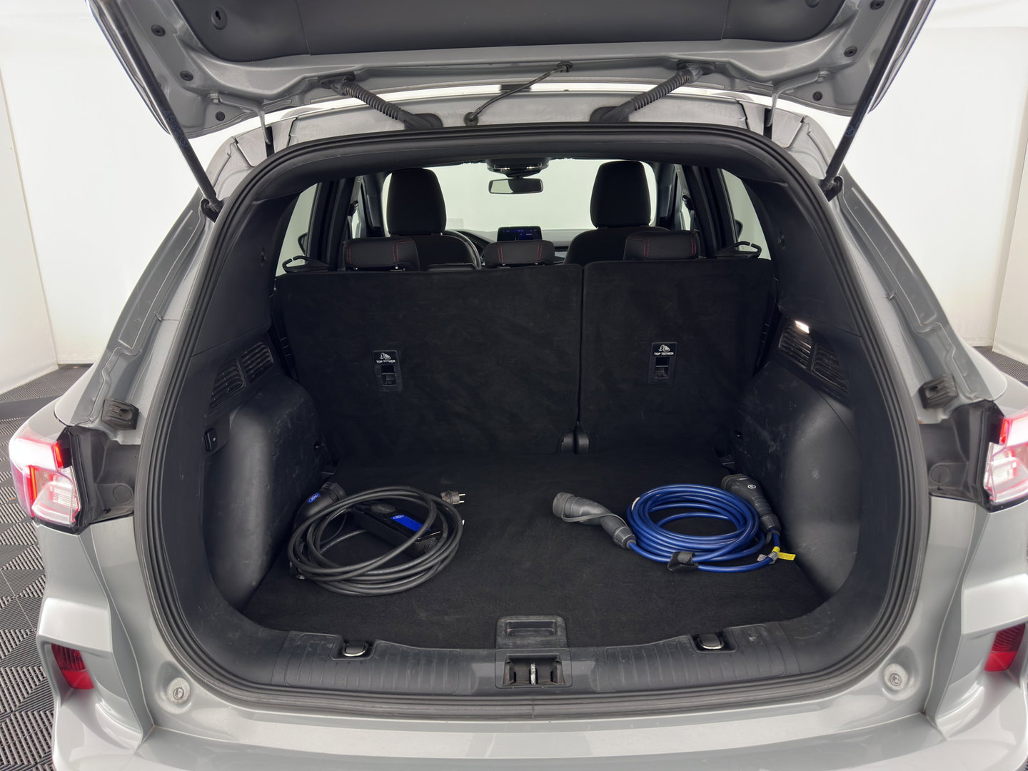 Ford Kuga 2.5 PHEV ST-Line (Plug-in) (INCL.BTW) Aut. *HEAD-UP | FULL-LED | DIGI-COCKPIT | KEYLESS | DAB | CAMERA | CARPLAY | NAVI-FULLMAP | SPORTSEATS | PRIVACY-GLASS | TOWBAR | 18"ALU*