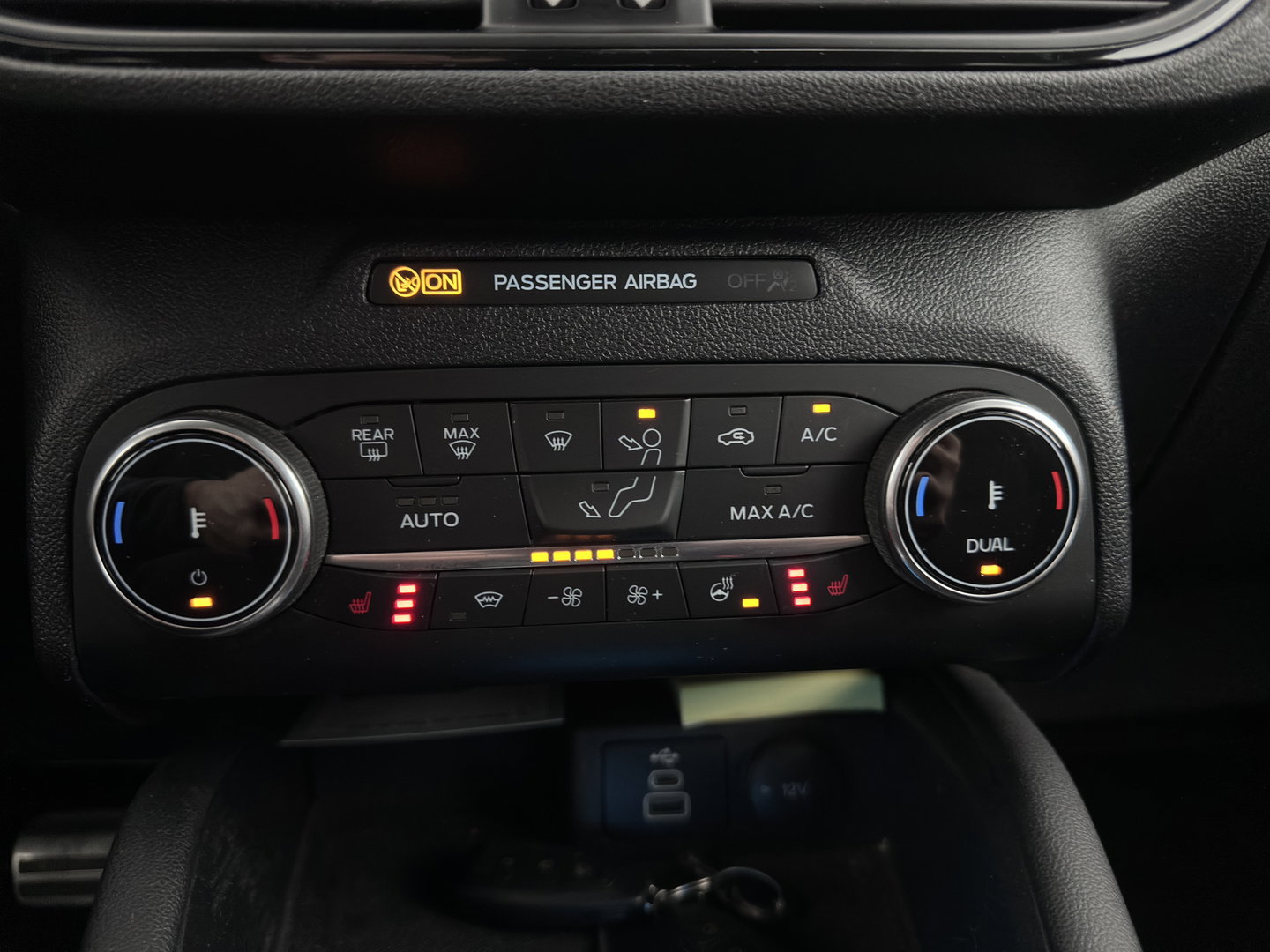 Ford Kuga 2.5 PHEV ST-Line (Plug-in) (INCL.BTW) Aut. *HEAD-UP | FULL-LED | DIGI-COCKPIT | KEYLESS | DAB | CAMERA | CARPLAY | NAVI-FULLMAP | SPORTSEATS | PRIVACY-GLASS | TOWBAR | 18"ALU*