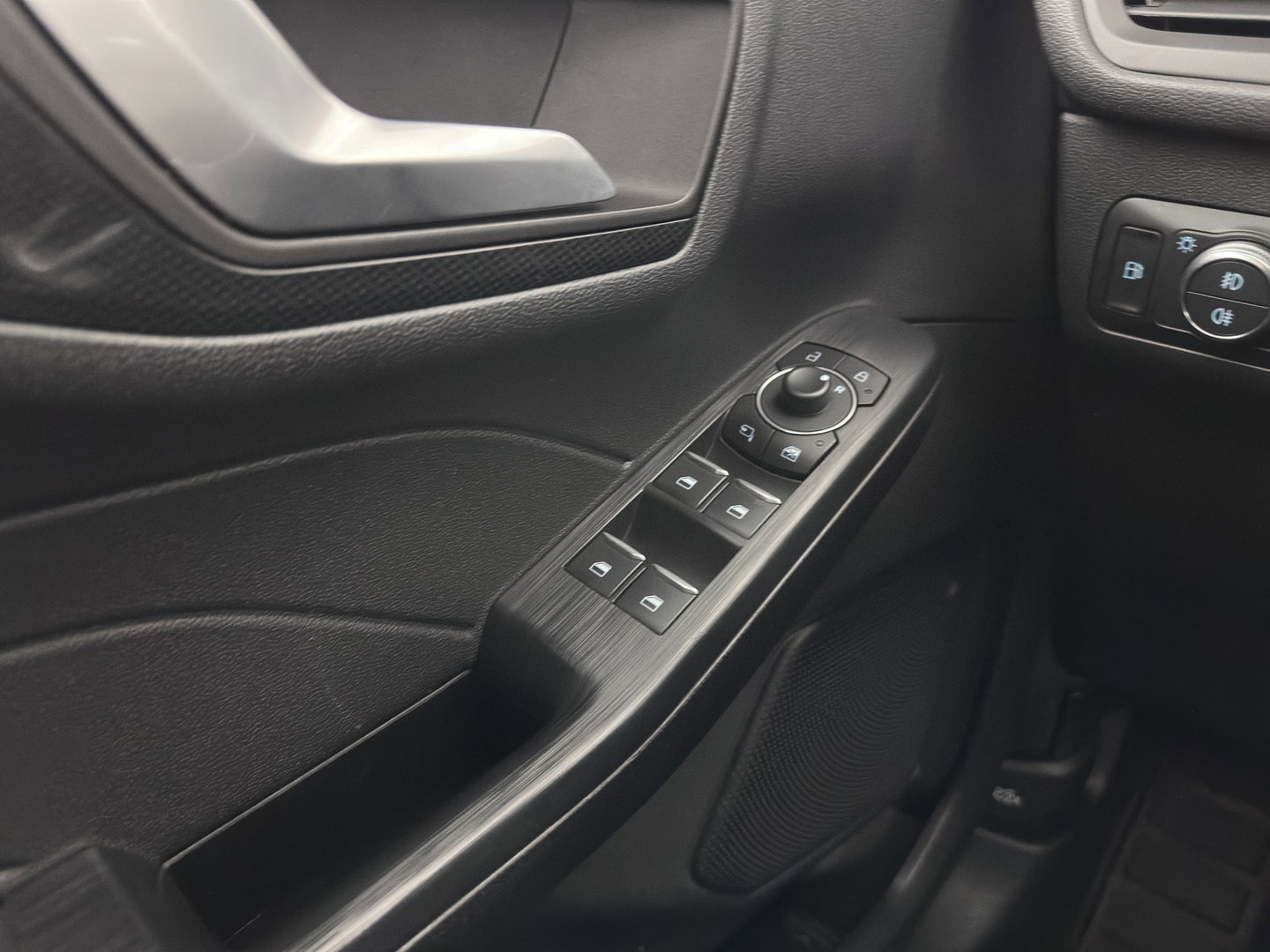 Ford Kuga 2.5 PHEV ST-Line (Plug-in) (INCL.BTW) Aut. *HEAD-UP | FULL-LED | DIGI-COCKPIT | KEYLESS | DAB | CAMERA | CARPLAY | NAVI-FULLMAP | SPORTSEATS | PRIVACY-GLASS | TOWBAR | 18"ALU*