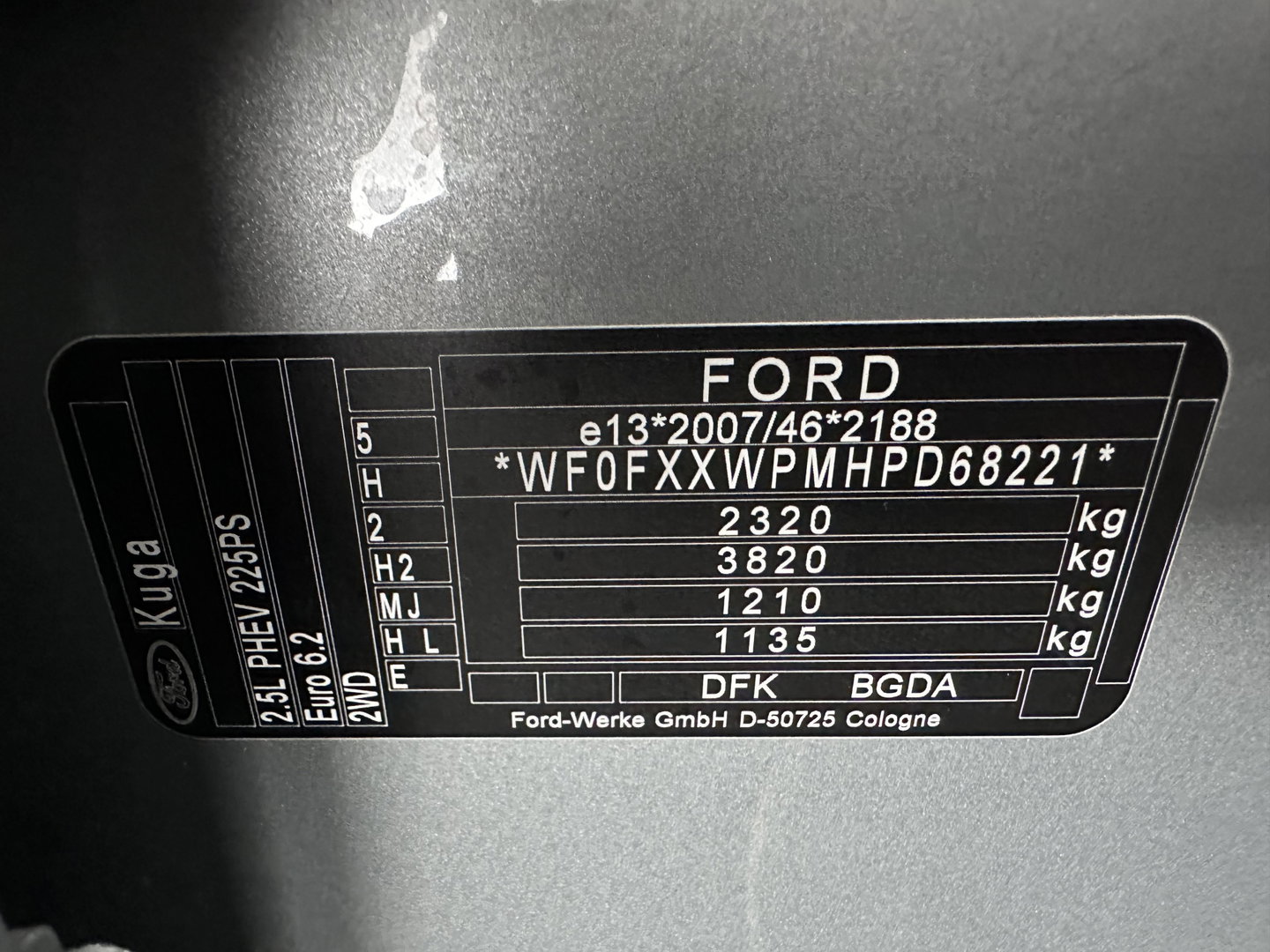 Ford Kuga 2.5 PHEV ST-Line (Plug-in) (INCL.BTW) Aut. *HEAD-UP | FULL-LED | DIGI-COCKPIT | KEYLESS | DAB | CAMERA | CARPLAY | NAVI-FULLMAP | SPORTSEATS | PRIVACY-GLASS | TOWBAR | 18"ALU*