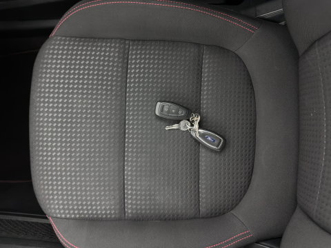 Ford Kuga 2.5 PHEV ST-Line (Plug-in) (INCL.BTW) Aut. *HEAD-UP | FULL-LED | DIGI-COCKPIT | KEYLESS | DAB | CAMERA | CARPLAY | NAVI-FULLMAP | SPORTSEATS | PRIVACY-GLASS | TOWBAR | 18"ALU*