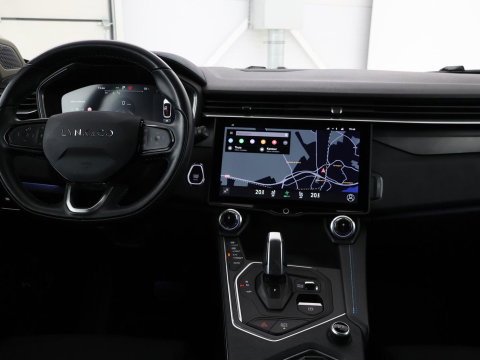 Lynk & Co 01 1.5 | Panoramadak | Adaptive cruise | Trekhaak | Memory | Infinity Sound | Stoelverwarming | Camera | Park assist | Carplay | Climate control