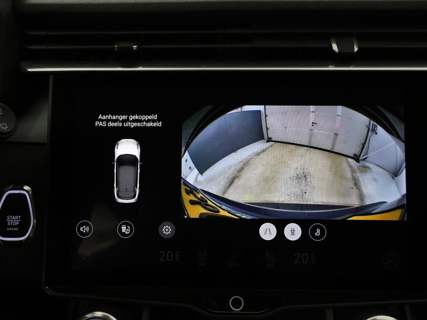 Lynk & Co 01 1.5 | Panoramadak | Adaptive cruise | Trekhaak | Memory | Infinity Sound | Stoelverwarming | Camera | Park assist | Carplay | Climate control