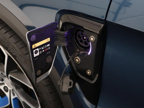 Lynk & Co 01 1.5 | Panoramadak | Adaptive cruise | Trekhaak | Memory | Infinity Sound | Stoelverwarming | Camera | Park assist | Carplay | Climate control