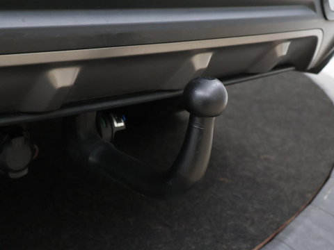 Lynk & Co 01 1.5 | Panoramadak | Adaptive cruise | Trekhaak | Memory | Infinity Sound | Stoelverwarming | Camera | Park assist | Carplay | Climate control