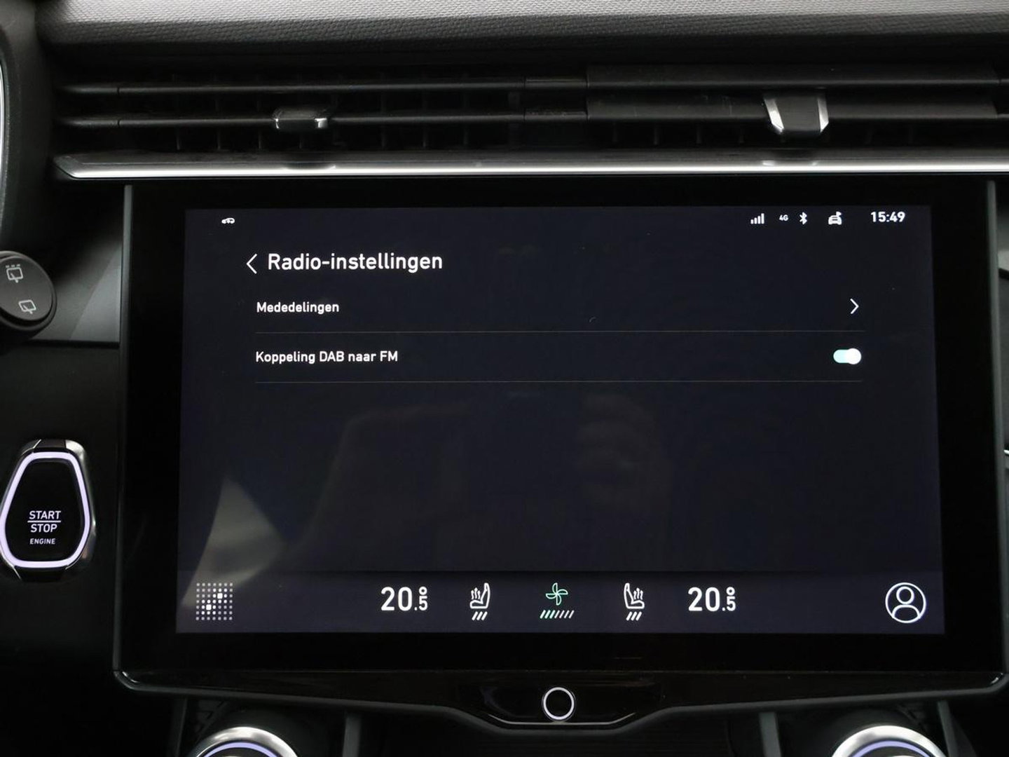 Lynk & Co 01 1.5 | Panoramadak | Adaptive cruise | Trekhaak | Memory | Infinity Sound | Stoelverwarming | Camera | Park assist | Carplay | Climate control