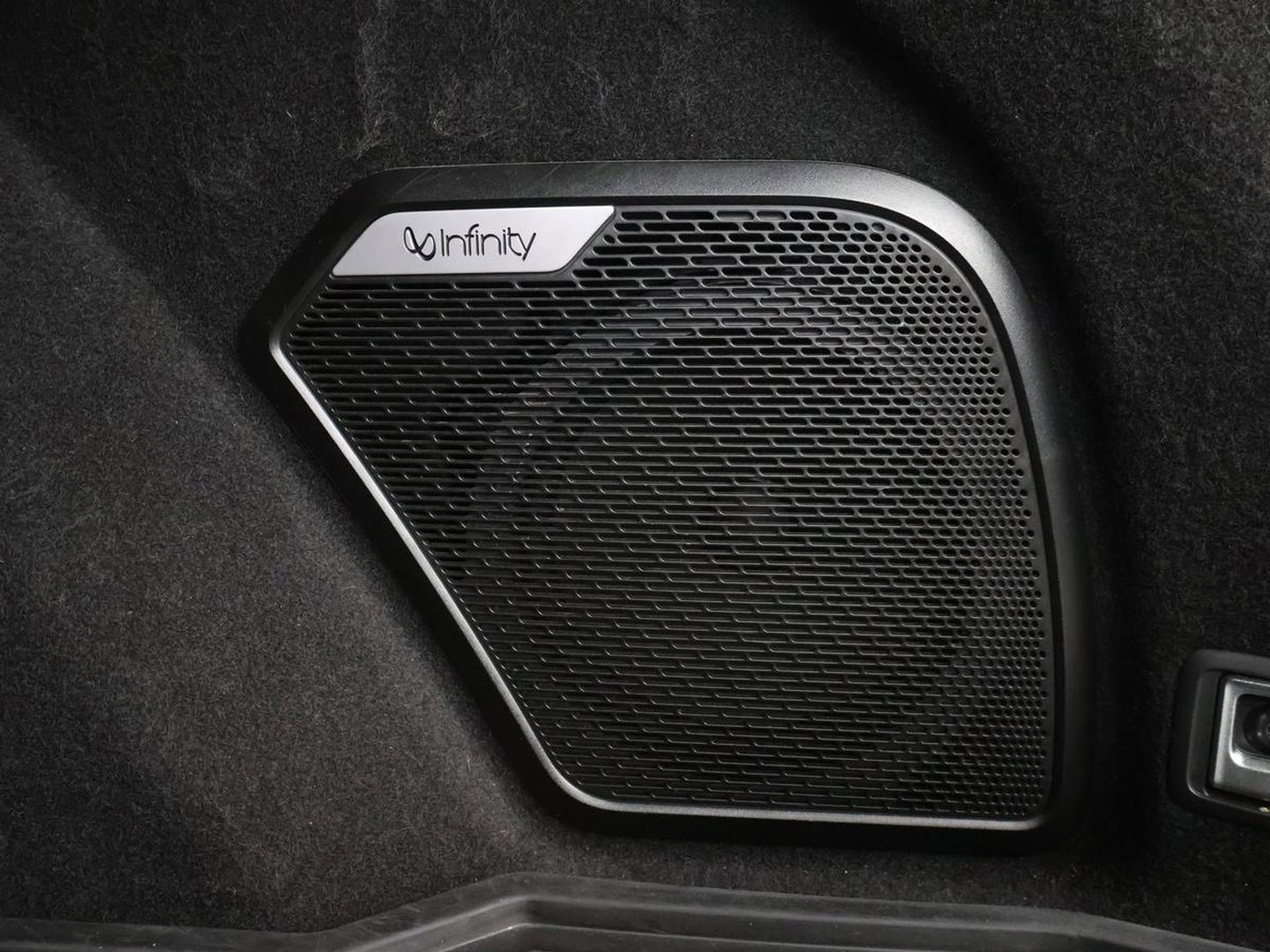 Lynk & Co 01 1.5 | Panoramadak | Adaptive cruise | Trekhaak | Memory | Infinity Sound | Stoelverwarming | Camera | Park assist | Carplay | Climate control
