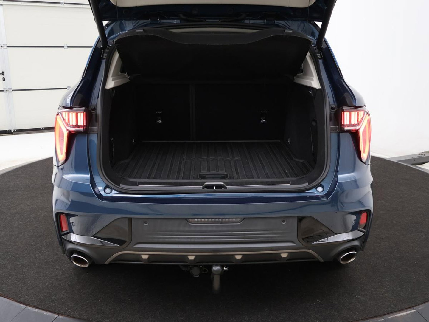 Lynk & Co 01 1.5 | Panoramadak | Adaptive cruise | Trekhaak | Memory | Infinity Sound | Stoelverwarming | Camera | Park assist | Carplay | Climate control