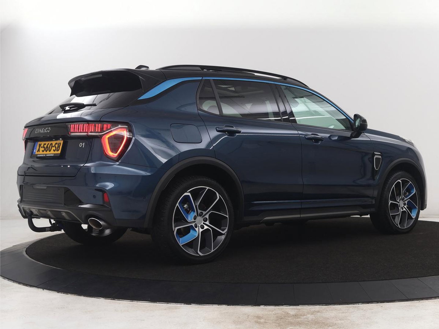 Lynk & Co 01 1.5 | Panoramadak | Adaptive cruise | Trekhaak | Memory | Infinity Sound | Stoelverwarming | Camera | Park assist | Carplay | Climate control