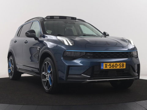 Lynk & Co 01 1.5 | Panoramadak | Adaptive cruise | Trekhaak | Memory | Infinity Sound | Stoelverwarming | Camera | Park assist | Carplay | Climate control