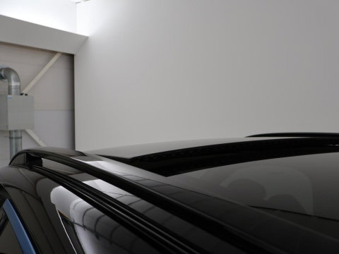 Lynk & Co 01 1.5 | Panoramadak | Adaptive cruise | Trekhaak | Memory | Infinity Sound | Stoelverwarming | Camera | Park assist | Carplay | Climate control